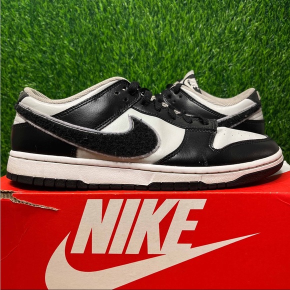 Nike Dunk Low Chenille Swoosh - Black Grey Fog - Picture 1 of 9